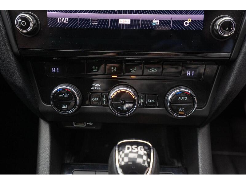 Skoda Octavia Octavia SE L Hatchback 1 Automatic Diesel - U1334