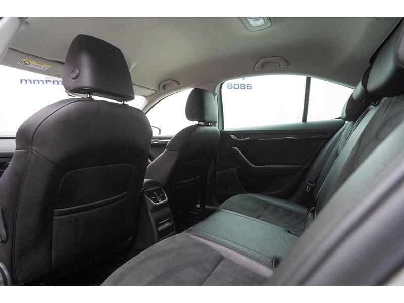 Skoda Octavia Octavia SE L Hatchback 1 Automatic Diesel - U1334