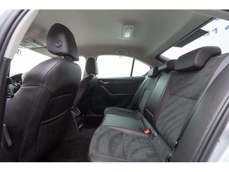 Skoda Octavia Octavia SE L Hatchback 1 Automatic Diesel - U1334