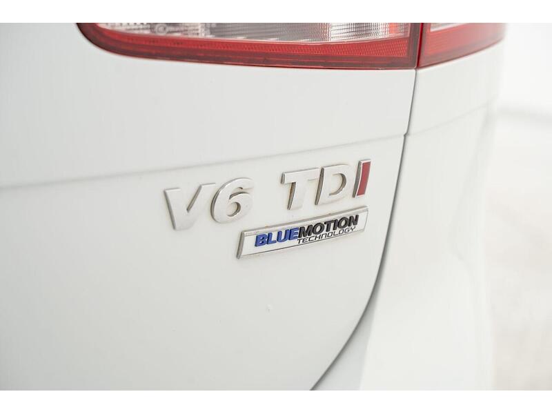 Volkswagen Touareg 3.0 TDI V6 BlueMotion Tech R-Line Tiptronic 4WD Euro 6 (s/s) 5dr - U1345