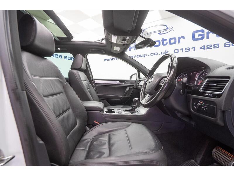 Volkswagen Touareg 3.0 TDI V6 BlueMotion Tech R-Line Tiptronic 4WD Euro 6 (s/s) 5dr - U1345