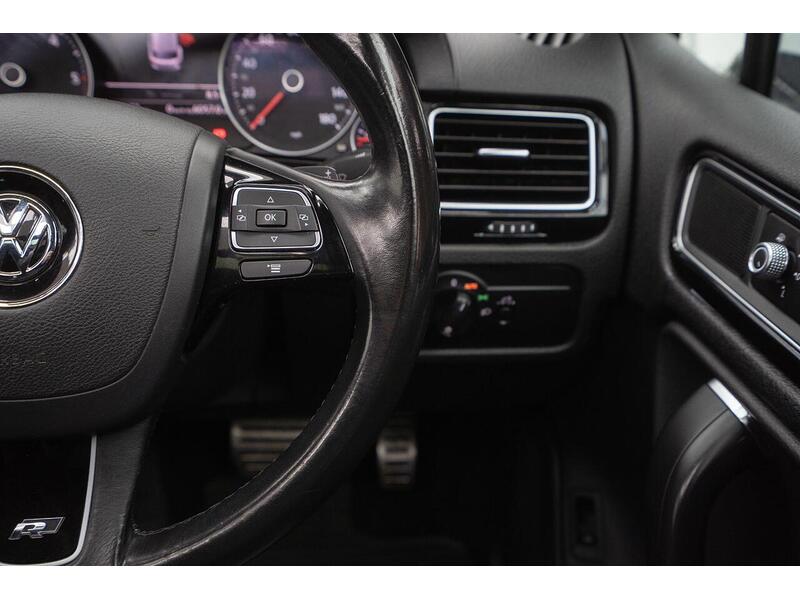 Volkswagen Touareg 3.0 TDI V6 BlueMotion Tech R-Line Tiptronic 4WD Euro 6 (s/s) 5dr - U1345