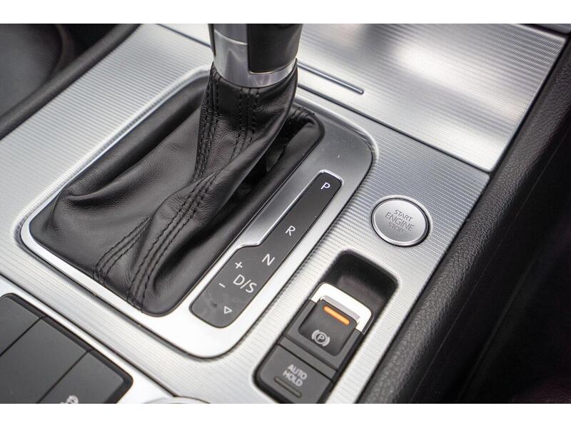 Volkswagen Touareg 3.0 TDI V6 BlueMotion Tech R-Line Tiptronic 4WD Euro 6 (s/s) 5dr - U1345