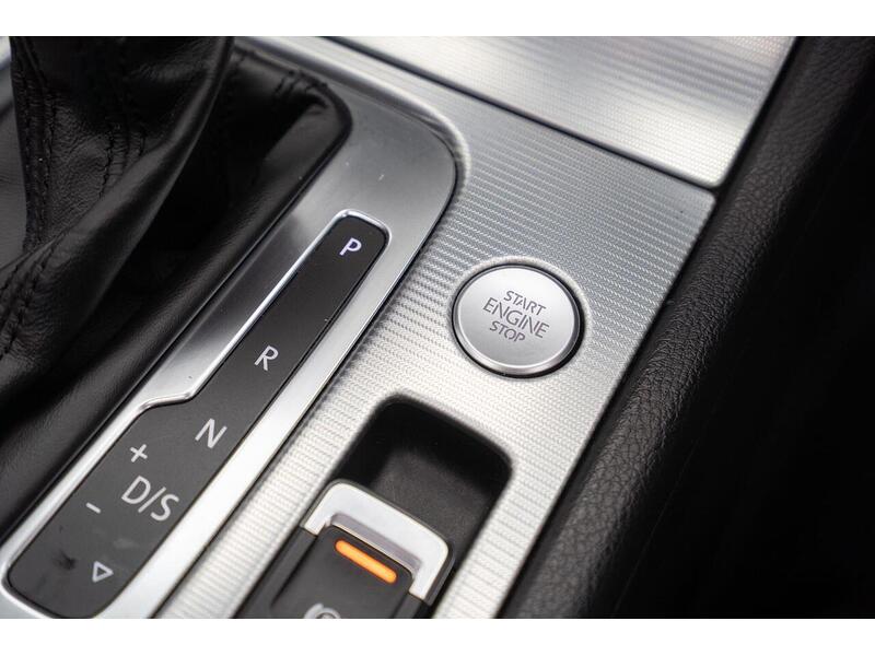 Volkswagen Touareg 3.0 TDI V6 BlueMotion Tech R-Line Tiptronic 4WD Euro 6 (s/s) 5dr - U1345