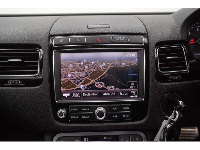 Volkswagen Touareg 3.0 TDI V6 BlueMotion Tech R-Line Tiptronic 4WD Euro 6 (s/s) 5dr - U1345