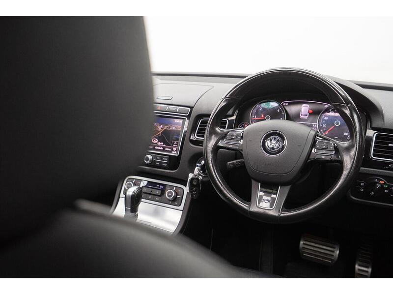 Volkswagen Touareg 3.0 TDI V6 BlueMotion Tech R-Line Tiptronic 4WD Euro 6 (s/s) 5dr - U1345