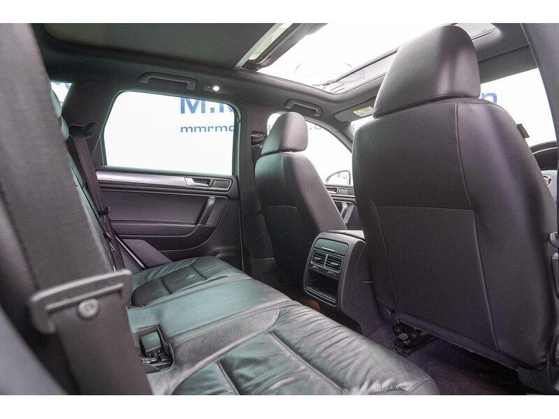 Volkswagen Touareg 3.0 TDI V6 BlueMotion Tech R-Line Tiptronic 4WD Euro 6 (s/s) 5dr - U1345