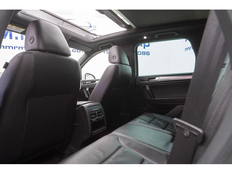 Volkswagen Touareg 3.0 TDI V6 BlueMotion Tech R-Line Tiptronic 4WD Euro 6 (s/s) 5dr - U1345