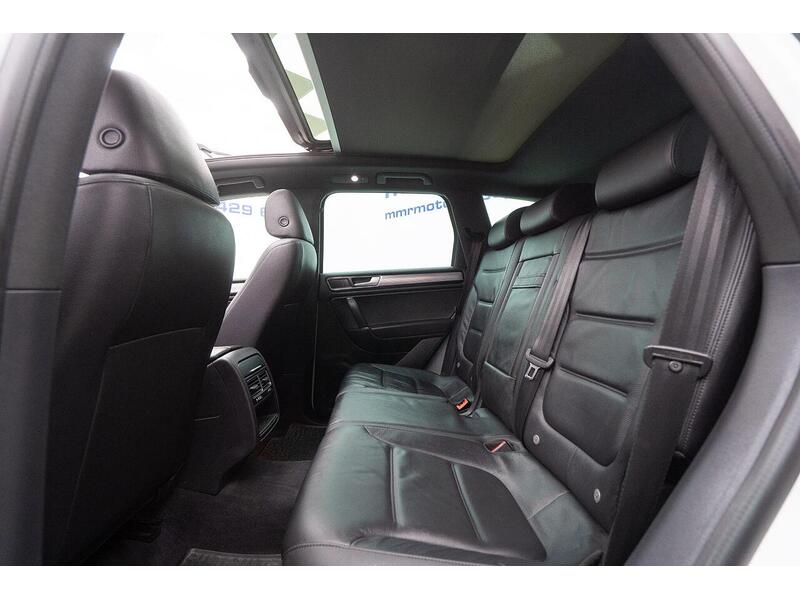 Volkswagen Touareg 3.0 TDI V6 BlueMotion Tech R-Line Tiptronic 4WD Euro 6 (s/s) 5dr - U1345