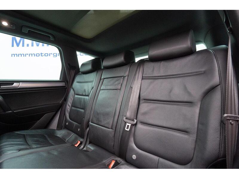 Volkswagen Touareg 3.0 TDI V6 BlueMotion Tech R-Line Tiptronic 4WD Euro 6 (s/s) 5dr - U1345