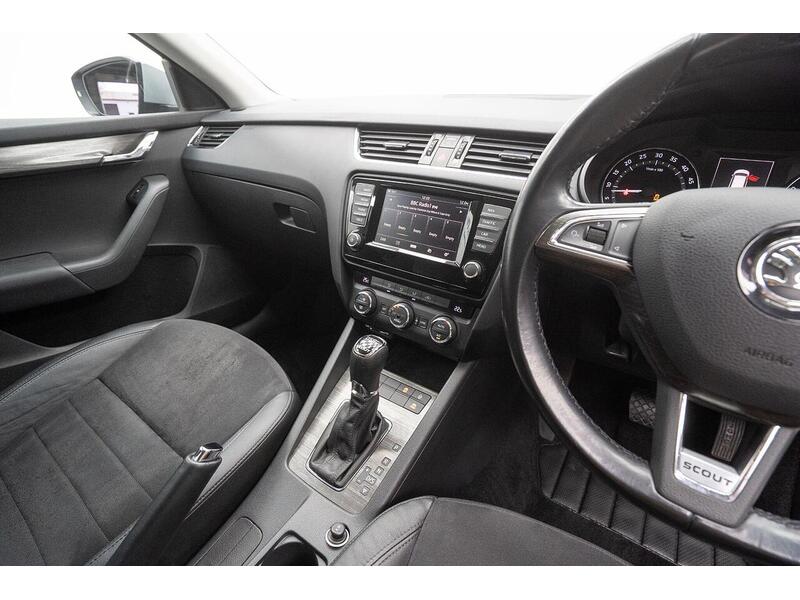 Skoda Octavia 2.0 TDI Scout DSG 4WD Euro 6 (s/s) 5dr - U1346
