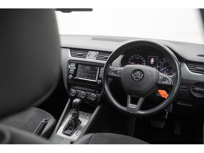Skoda Octavia 2.0 TDI Scout DSG 4WD Euro 6 (s/s) 5dr - U1346