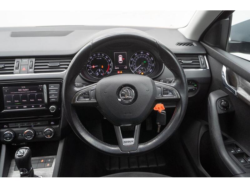 Skoda Octavia 2.0 TDI Scout DSG 4WD Euro 6 (s/s) 5dr - U1346