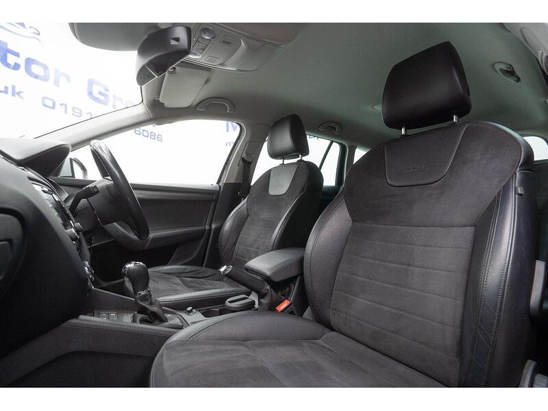 Skoda Octavia 2.0 TDI Scout DSG 4WD Euro 6 (s/s) 5dr - U1346