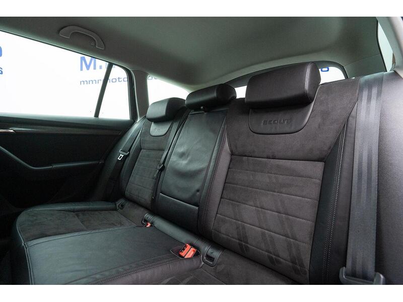 Skoda Octavia 2.0 TDI Scout DSG 4WD Euro 6 (s/s) 5dr - U1346