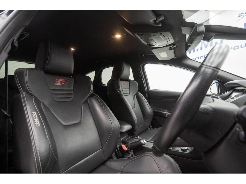 Ford Focus 2.0T EcoBoost ST-3 Euro 6 (s/s) 5dr - U1350