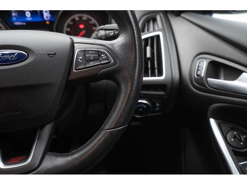 Ford Focus 2.0T EcoBoost ST-3 Euro 6 (s/s) 5dr - U1350
