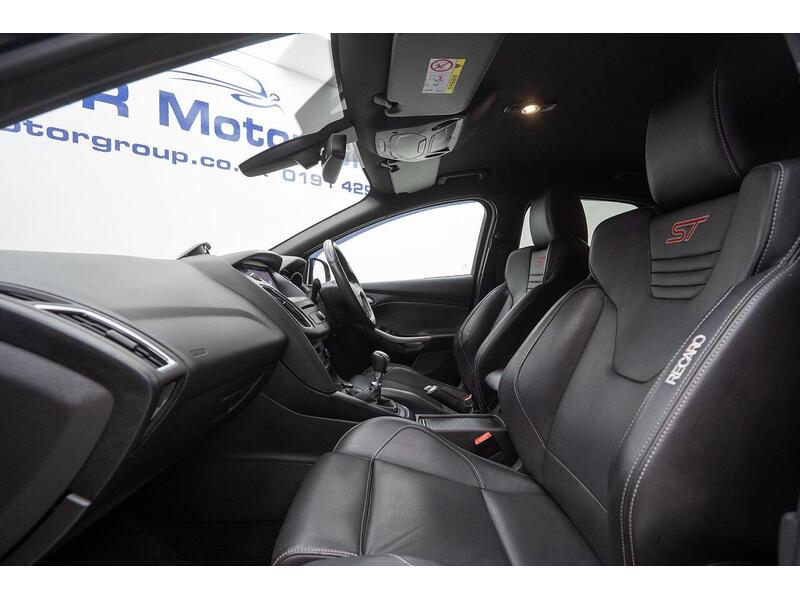 Ford Focus 2.0T EcoBoost ST-3 Euro 6 (s/s) 5dr - U1350