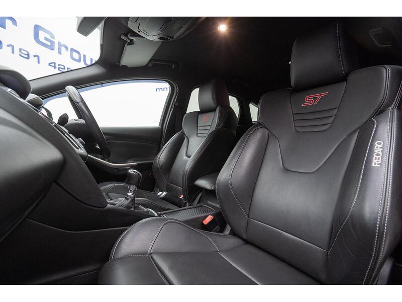 Ford Focus 2.0T EcoBoost ST-3 Euro 6 (s/s) 5dr - U1350