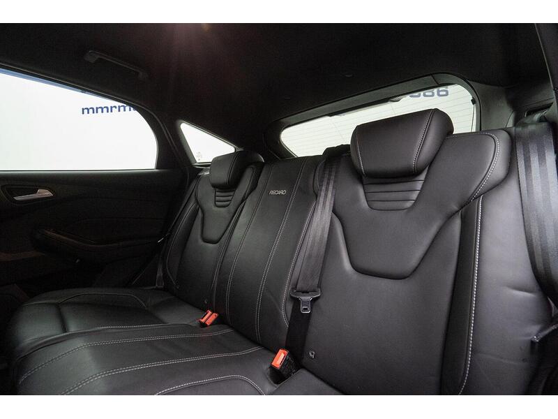 Ford Focus 2.0T EcoBoost ST-3 Euro 6 (s/s) 5dr - U1350