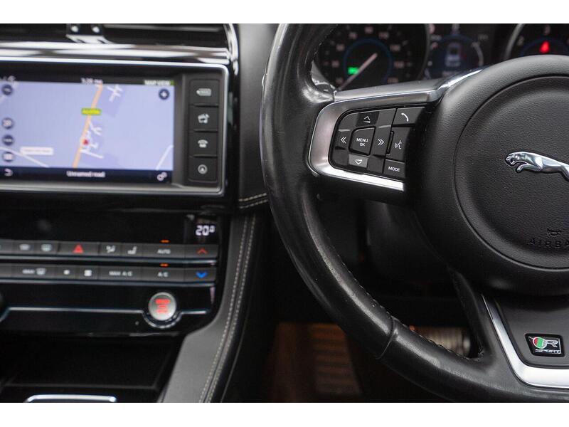 Jaguar F-PACE 2.0 D180 R-Sport Auto AWD Euro 6 (s/s) 5dr - U1353