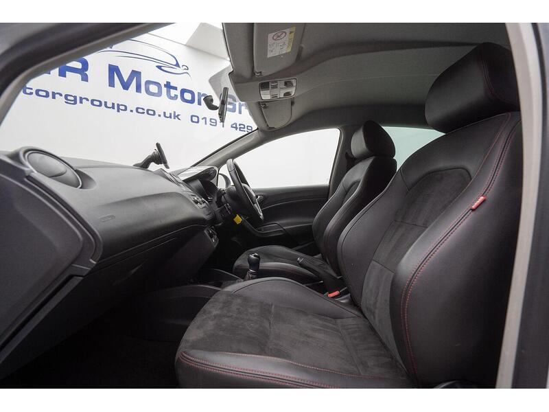 SEAT Ibiza 1.2 TSI FR Black Euro 5 5dr - U1360