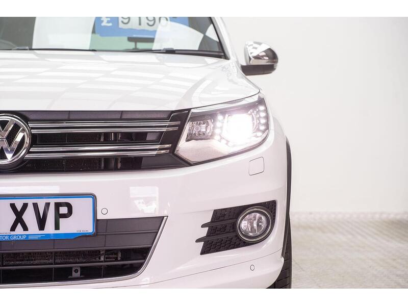 Volkswagen Tiguan 2.0 TDI BlueMotion Tech R-Line 4WD Euro 5 (s/s) 5dr (Nav) - U1364