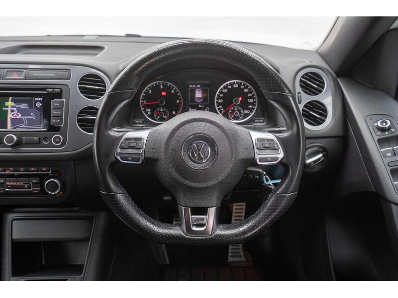 Volkswagen Tiguan 2.0 TDI BlueMotion Tech R-Line 4WD Euro 5 (s/s) 5dr (Nav) - U1364