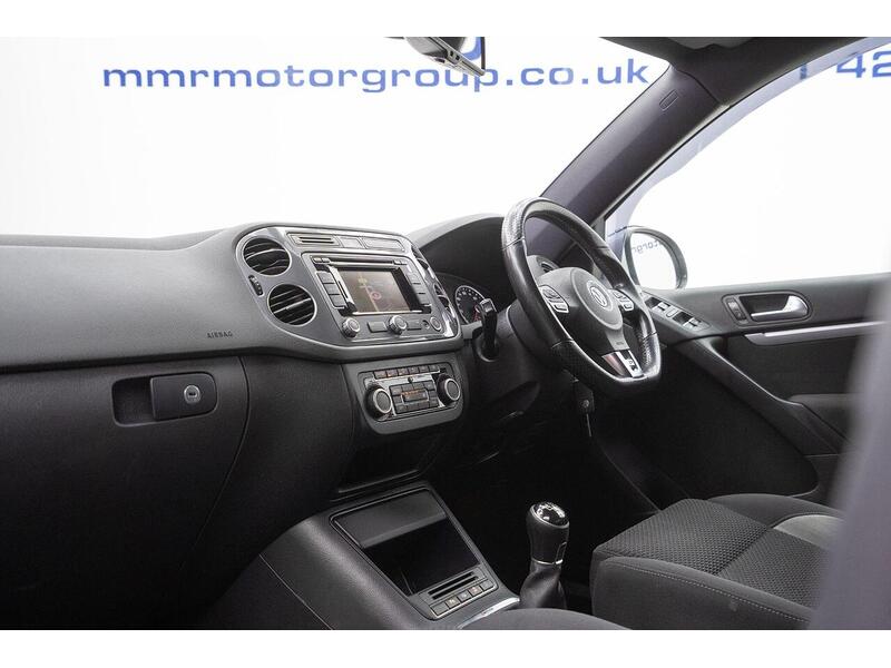 Volkswagen Tiguan 2.0 TDI BlueMotion Tech R-Line 4WD Euro 5 (s/s) 5dr (Nav) - U1364