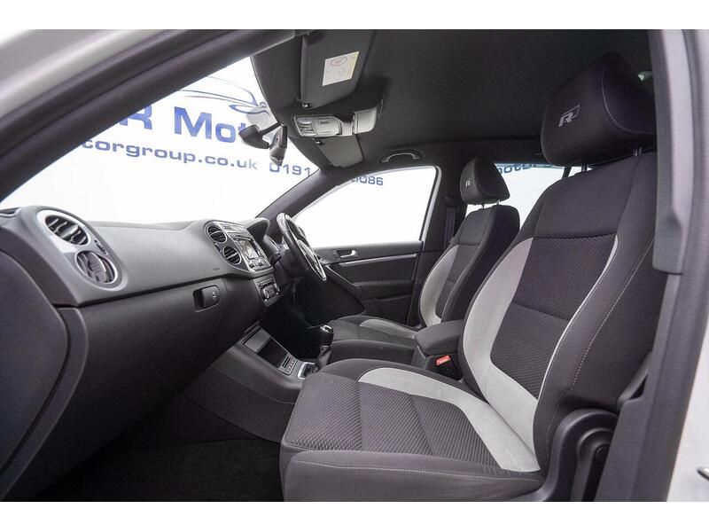 Volkswagen Tiguan 2.0 TDI BlueMotion Tech R-Line 4WD Euro 5 (s/s) 5dr (Nav) - U1364
