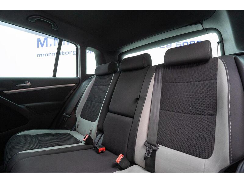 Volkswagen Tiguan 2.0 TDI BlueMotion Tech R-Line 4WD Euro 5 (s/s) 5dr (Nav) - U1364