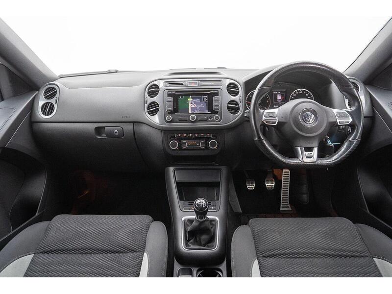 Volkswagen Tiguan 2.0 TDI BlueMotion Tech R-Line 4WD Euro 5 (s/s) 5dr (Nav) - U1364