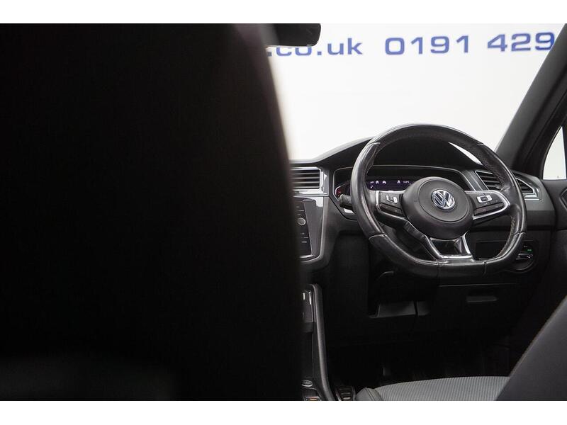 Volkswagen Tiguan 2.0 TDI R-Line Tech Euro 6 (s/s) 5dr - U1385
