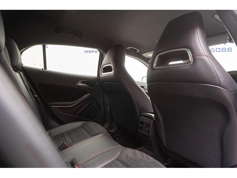 Mercedes-Benz GLA 1.6 GLA200 AMG Line 7G-DCT Euro 6 (s/s) 5dr - U1392