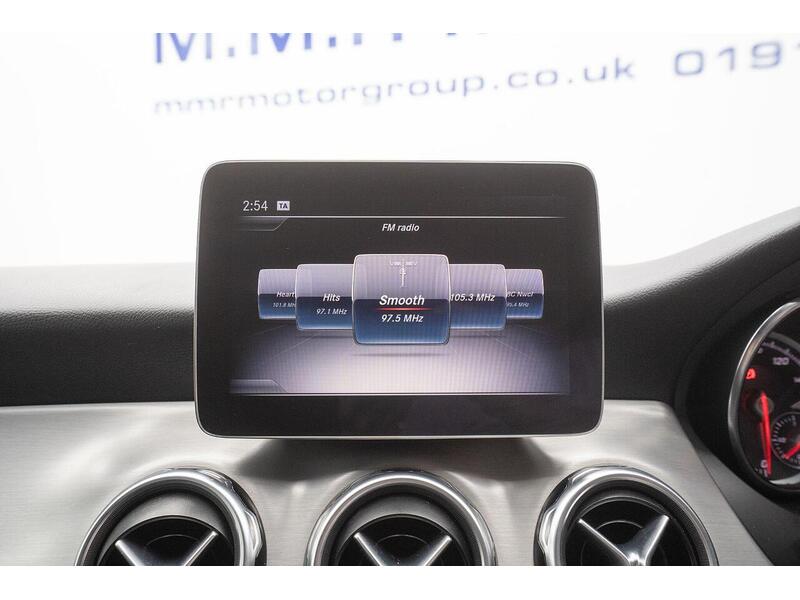 Mercedes-Benz GLA 1.6 GLA200 AMG Line 7G-DCT Euro 6 (s/s) 5dr - U1392