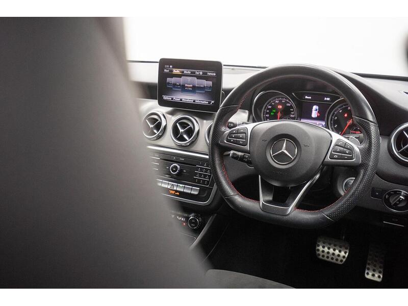 Mercedes-Benz GLA 1.6 GLA200 AMG Line 7G-DCT Euro 6 (s/s) 5dr - U1392