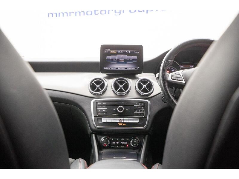 Mercedes-Benz GLA 1.6 GLA200 AMG Line 7G-DCT Euro 6 (s/s) 5dr - U1392