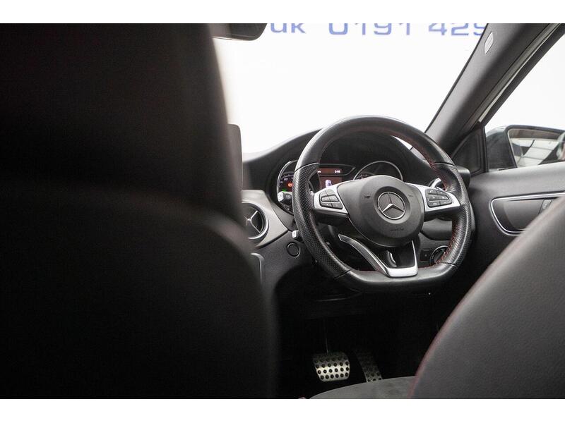 Mercedes-Benz GLA 1.6 GLA200 AMG Line 7G-DCT Euro 6 (s/s) 5dr - U1392