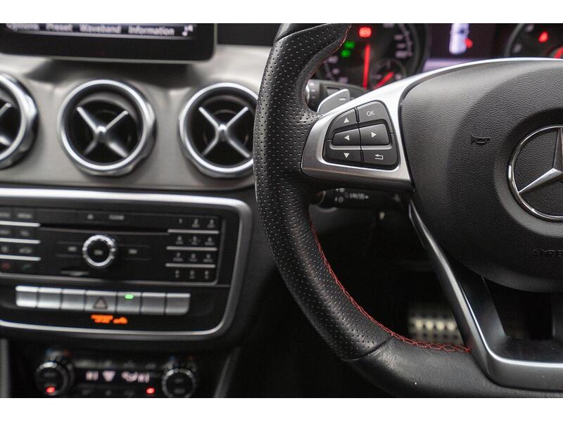 Mercedes-Benz GLA 1.6 GLA200 AMG Line 7G-DCT Euro 6 (s/s) 5dr - U1392