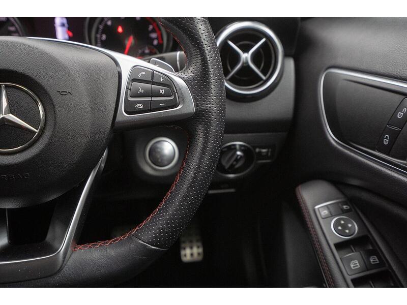 Mercedes-Benz GLA 1.6 GLA200 AMG Line 7G-DCT Euro 6 (s/s) 5dr - U1392