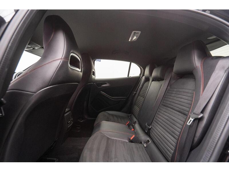 Mercedes-Benz GLA 1.6 GLA200 AMG Line 7G-DCT Euro 6 (s/s) 5dr - U1392