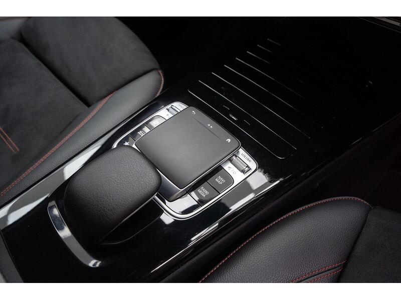 Mercedes-Benz A Class 2.0 A200d AMG Line (Premium) 8G-DCT Euro 6 (s/s) 5dr - U1393