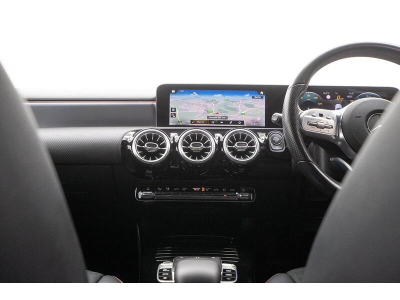 Mercedes-Benz A Class 2.0 A200d AMG Line (Premium) 8G-DCT Euro 6 (s/s) 5dr - U1393