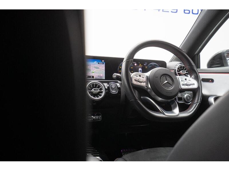 Mercedes-Benz A Class 2.0 A200d AMG Line (Premium) 8G-DCT Euro 6 (s/s) 5dr - U1393