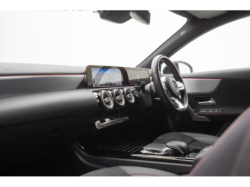 Mercedes-Benz A Class 2.0 A200d AMG Line (Premium) 8G-DCT Euro 6 (s/s) 5dr - U1393