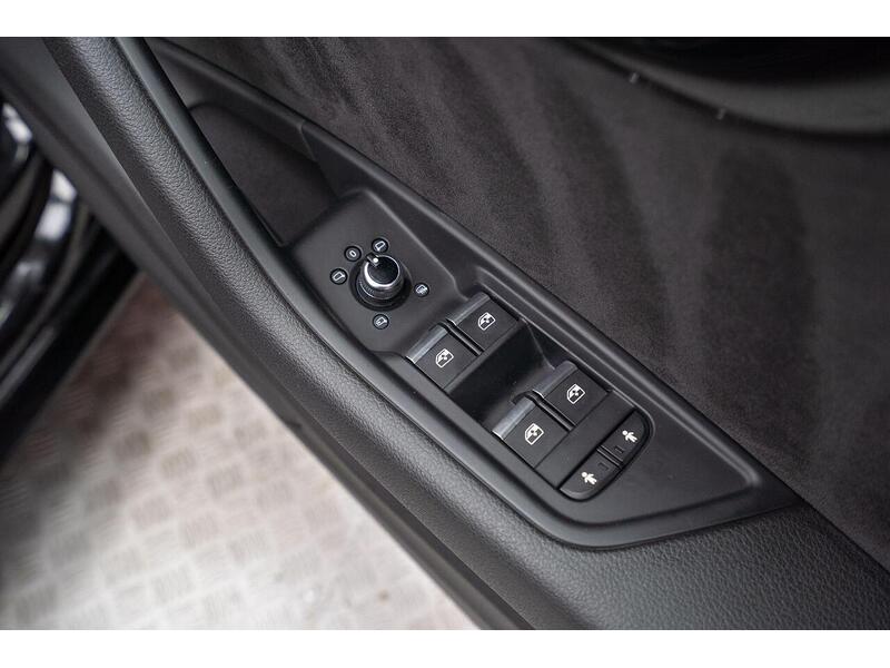 Audi A4 2.0 TDI 40 Black Edition S Tronic Euro 6 (s/s) 4dr - U1396