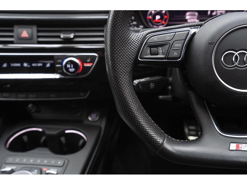 Audi A4 2.0 TDI 40 Black Edition S Tronic Euro 6 (s/s) 4dr - U1396