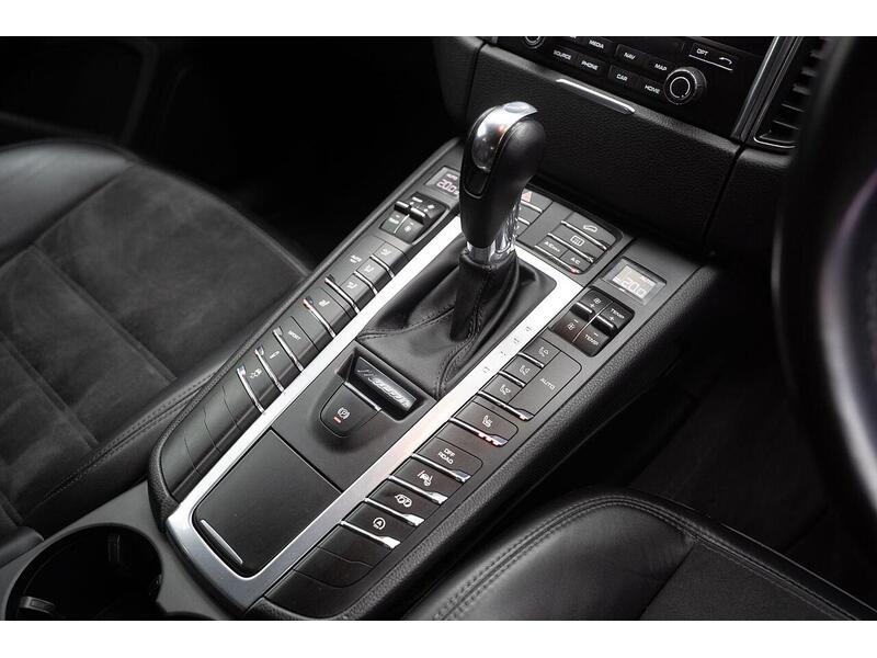 Porsche Macan 3.0T V6 GTS PDK 4WD Euro 6 (s/s) 5dr - U1399