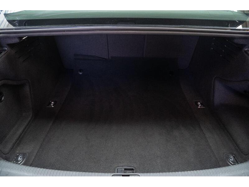 Audi A4 2.0 TDI ultra S line Euro 6 (s/s) 4dr - U1406