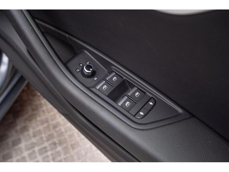 Audi A4 2.0 TDI ultra S line Euro 6 (s/s) 4dr - U1406